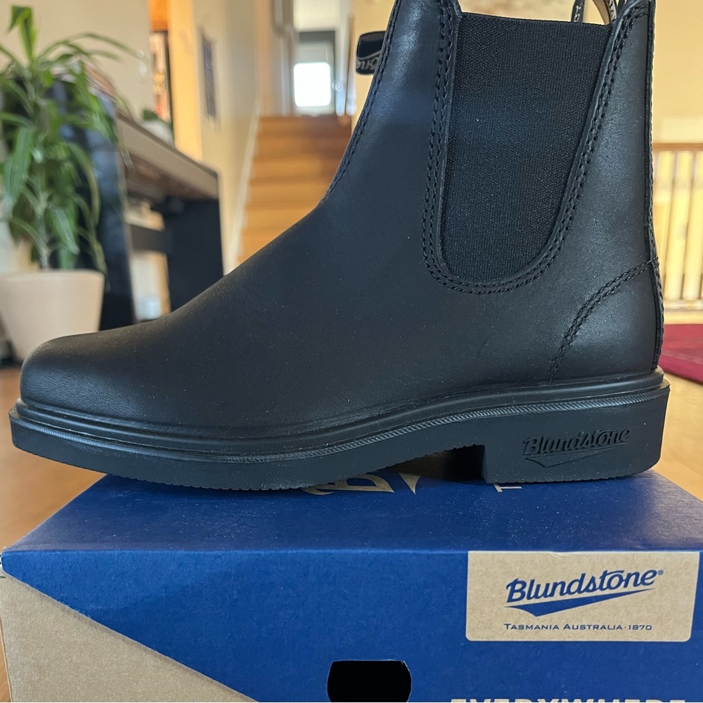 Blundstone brand new black leather boots